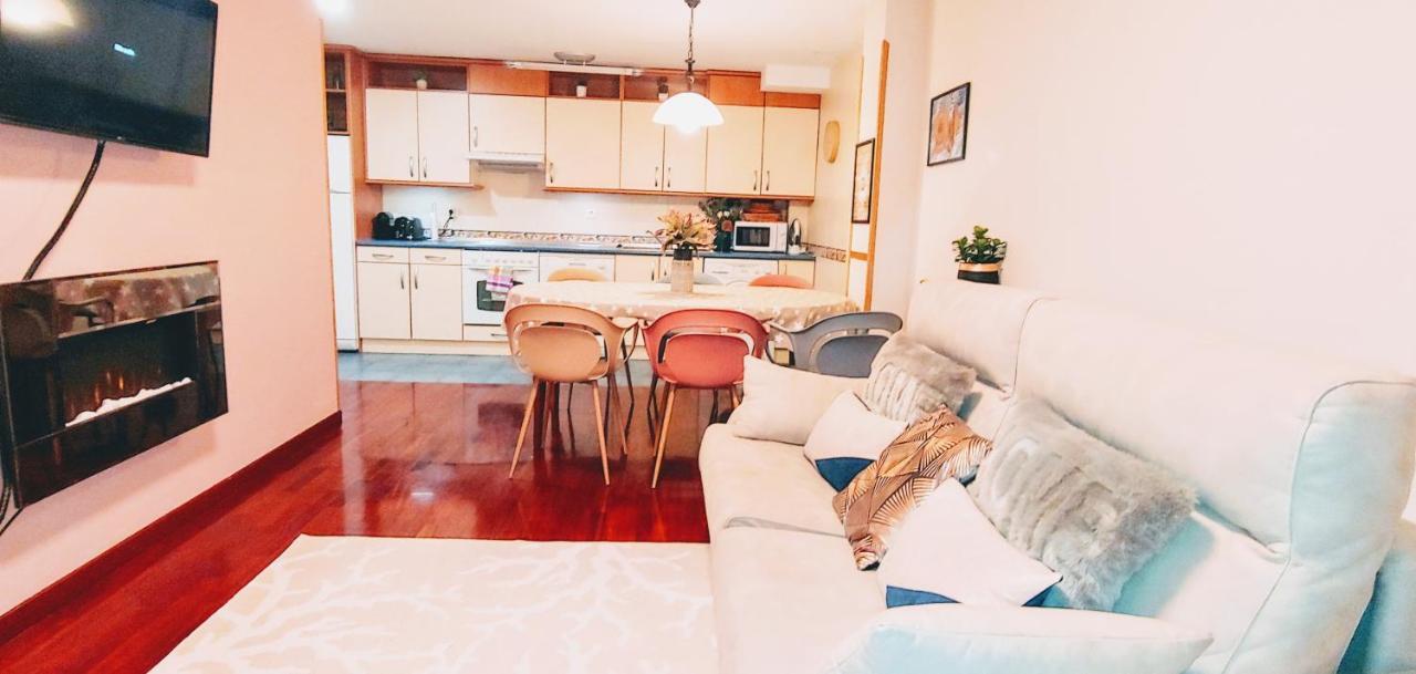 Friends&Family Apartment เอซกาไรย์ ภายนอก รูปภาพ