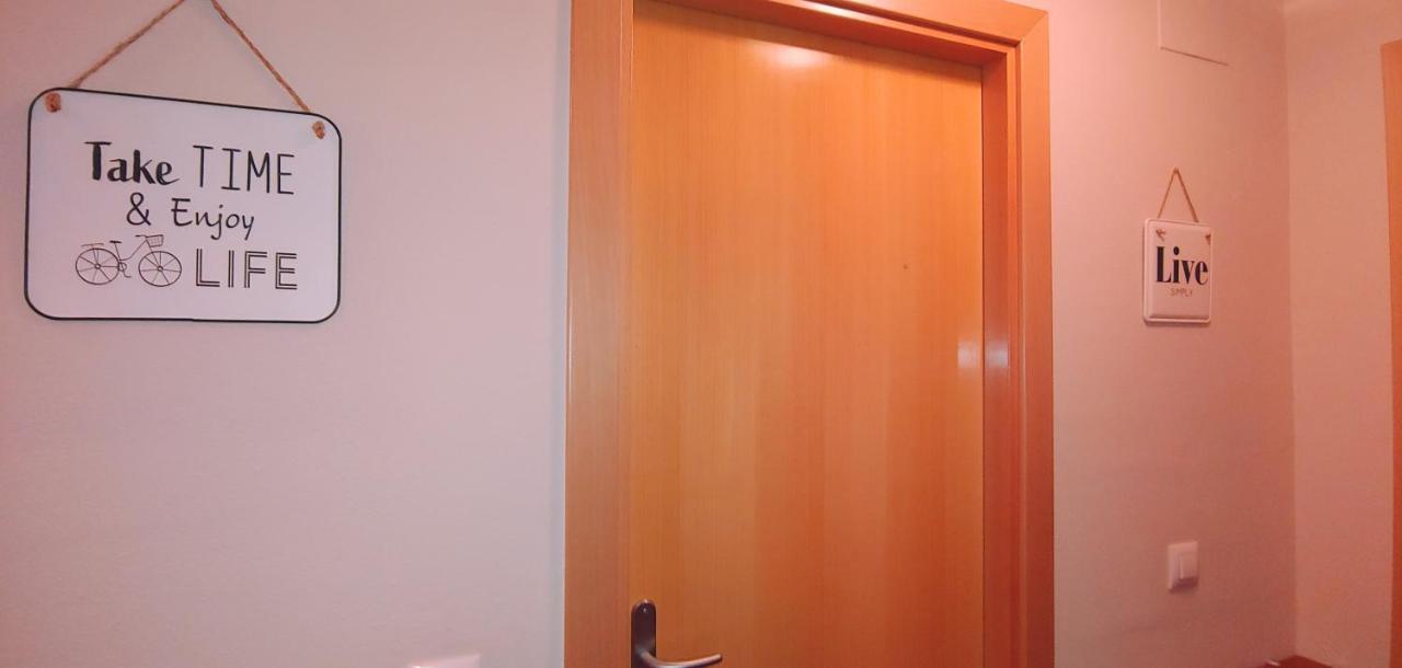 Friends&Family Apartment เอซกาไรย์ ภายนอก รูปภาพ