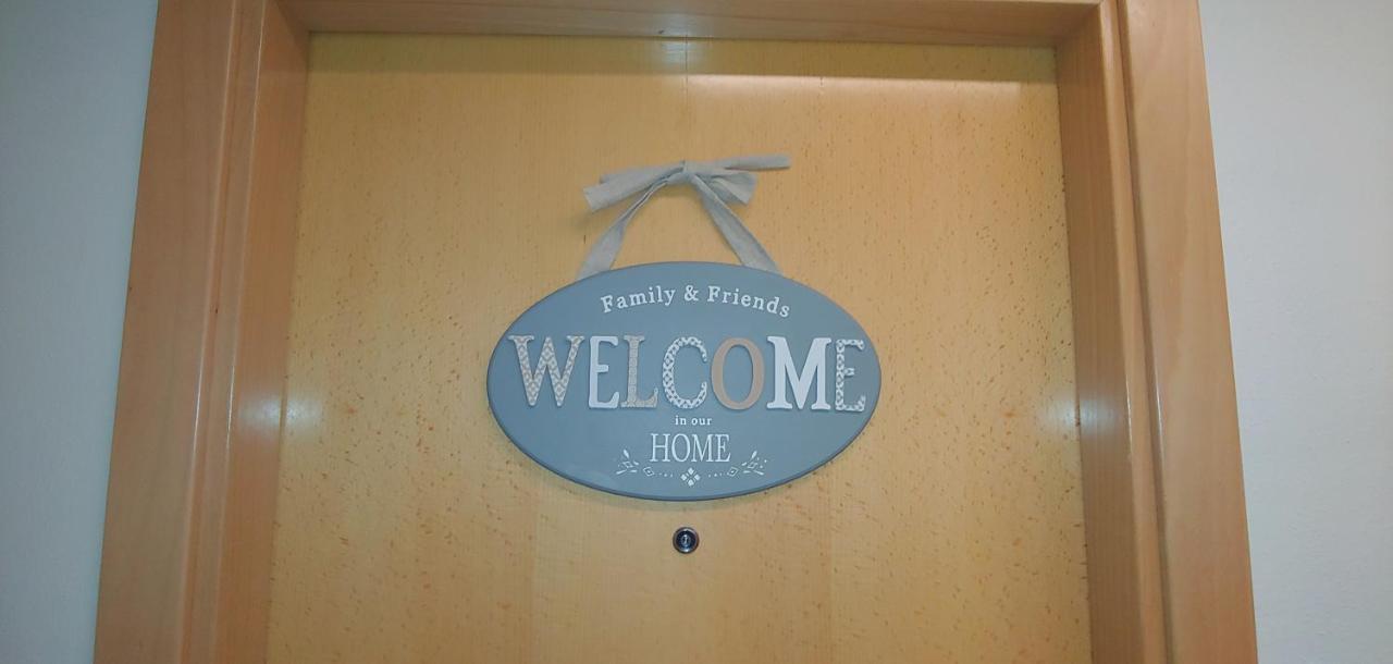 Friends&Family Apartment เอซกาไรย์ ภายนอก รูปภาพ