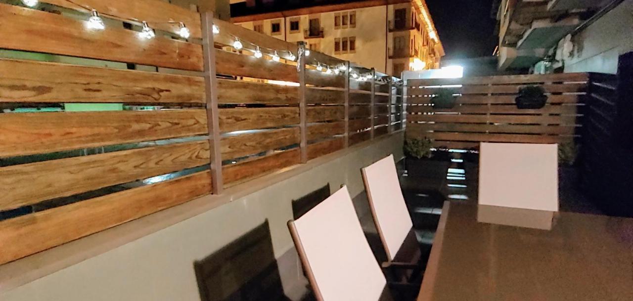 Friends&Family Apartment เอซกาไรย์ ภายนอก รูปภาพ