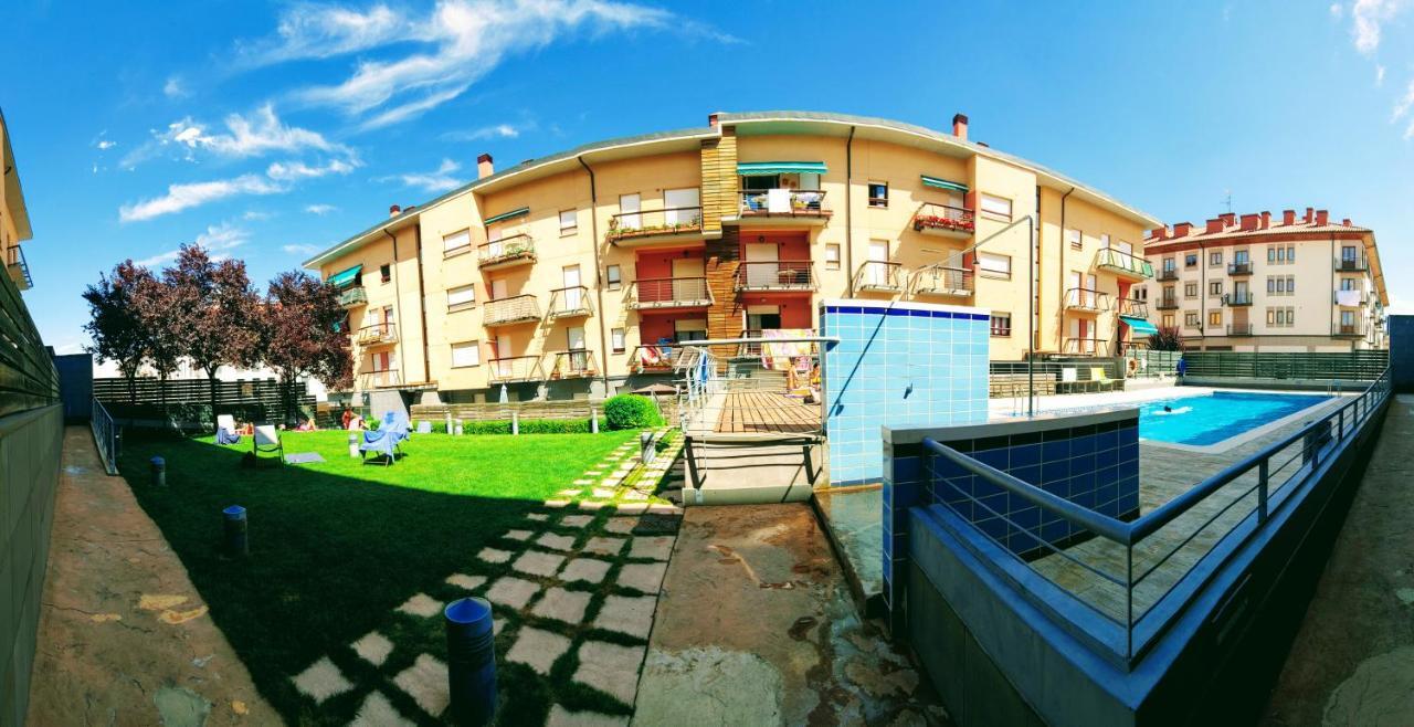 Friends&Family Apartment เอซกาไรย์ ภายนอก รูปภาพ